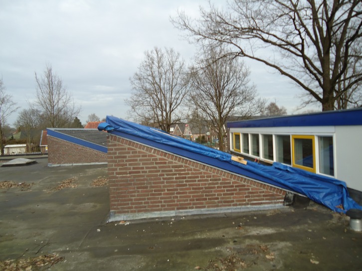 Dakonderzoek schoolgebouw Wijster